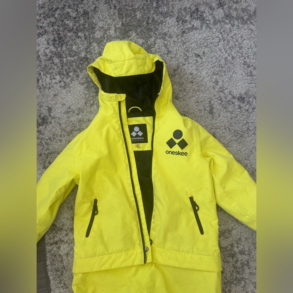 Oneskee Kids Neon Yellow One Piece Snow Suit Ski Suit Size 7-8 Waterproof - Picture 3 of 12